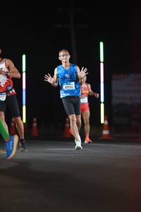 BIB: 222, 40552
                            <button type="button" onclick="openModal(21301606)" class="btn btn-primary btn-sm float-right btn-popup" data-toggle="modal" data-target=".modal-high-quality">
                        <i class="fas fa-shopping-cart"></i> Add to Cart
                    </button>
                                            <button type="button" onclick="isThisMe(21301606, true)" class="btn btn-success btn-sm float-right btn-popup btn-isme hidden" data-toggle="tooltip" data-placement="bottom" title="นี่คือรูปของคุณใช่ไหม คลิกที่นี่เพื่อเอาเข้าอัลบั้ม">
                        <i class="fas fa-plus"></i> Add to album
                    </button>
                    <button type="button" onclick="isThisMe(21301606, false)" class="btn btn-warning btn-sm float-right btn-popup btn-isnotme hidden">
                        <i class="fas fa-ban"></i> Remove from album
                    </button>